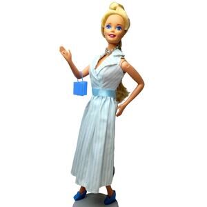Vintage Fresh & Friendly Barbie With Hand Bag